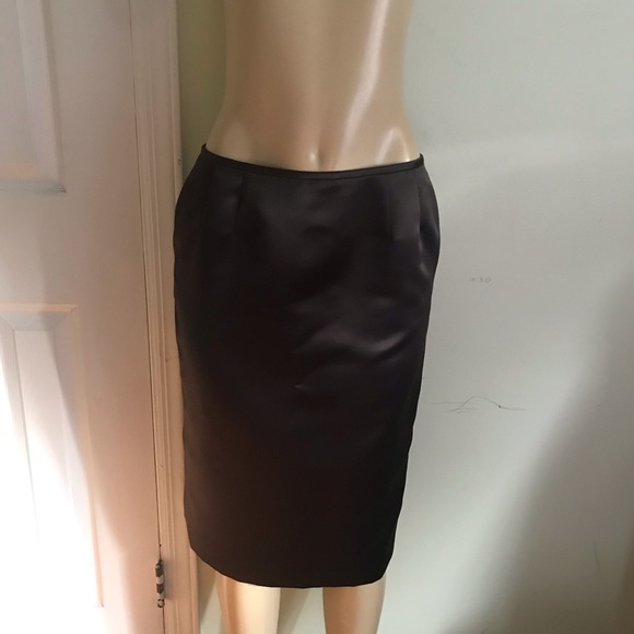 La Suit Dresses & Skirts - La Suit Beautiful Fitted chic sliming pencil skirt